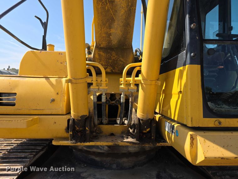 image for item EF3639 2009 Komatsu PC200LC-8 excavator