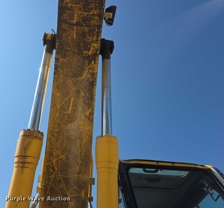 image for item EF3639 2009 Komatsu PC200LC-8 excavator