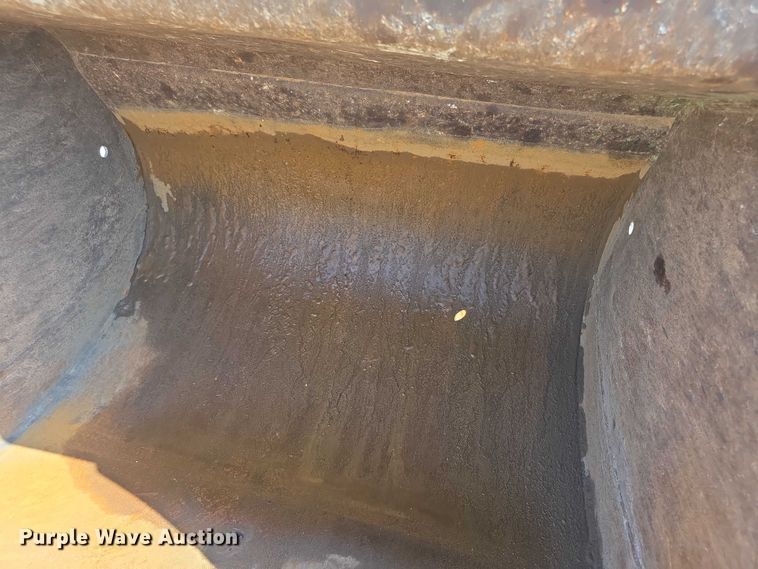 image for item EF3639 2009 Komatsu PC200LC-8 excavator