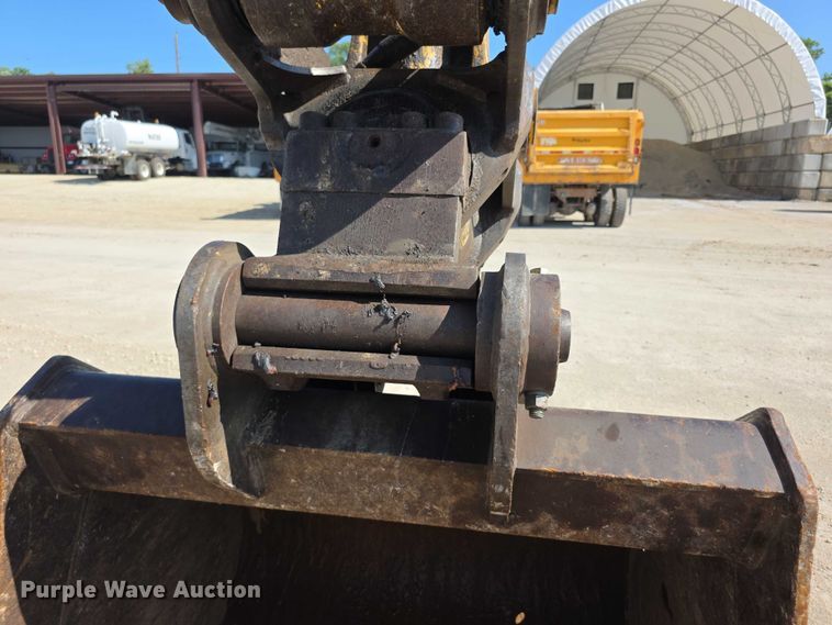 image for item EF3639 2009 Komatsu PC200LC-8 excavator