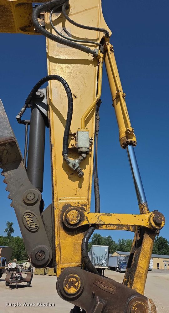 image for item EF3639 2009 Komatsu PC200LC-8 excavator