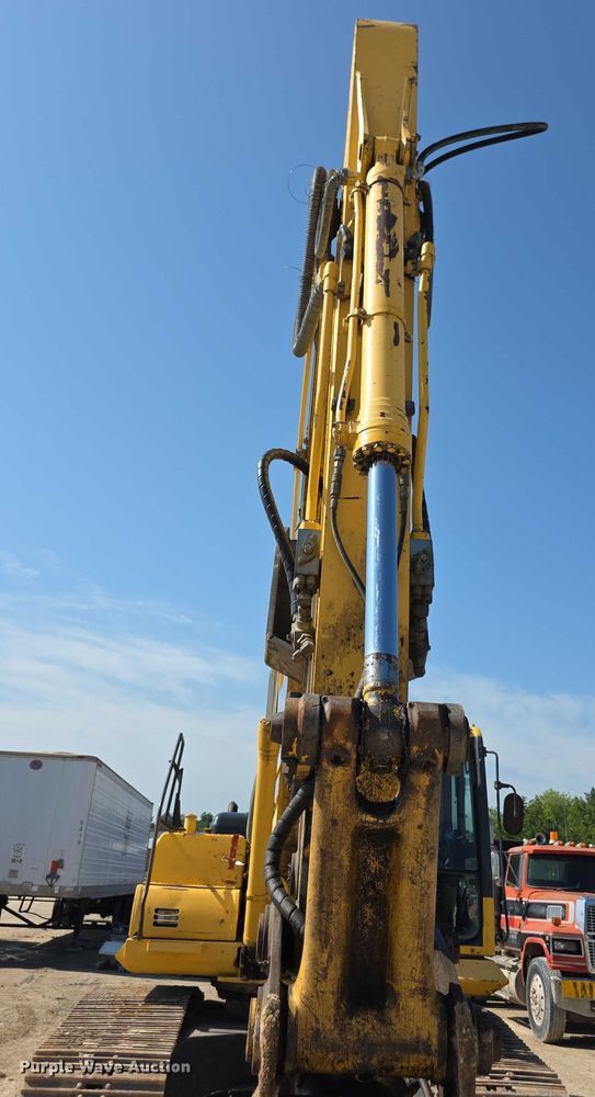 image for item EF3639 2009 Komatsu PC200LC-8 excavator