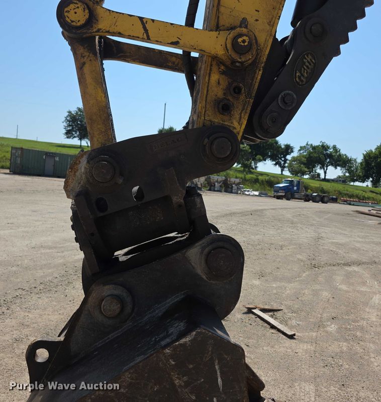 image for item EF3639 2009 Komatsu PC200LC-8 excavator