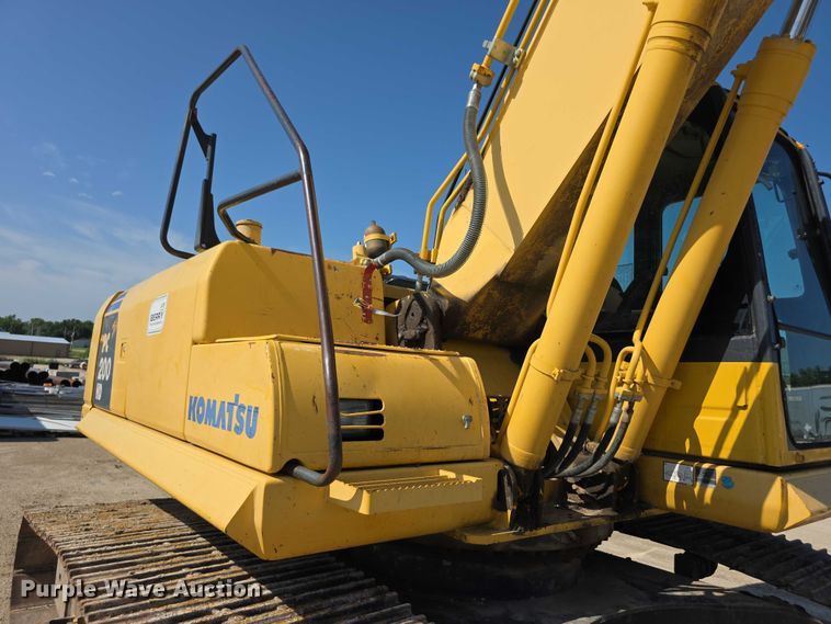 image for item EF3639 2009 Komatsu PC200LC-8 excavator