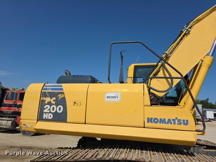image for item EF3639 2009 Komatsu PC200LC-8 excavator
