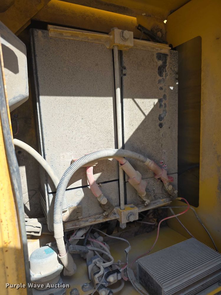 image for item EF3639 2009 Komatsu PC200LC-8 excavator