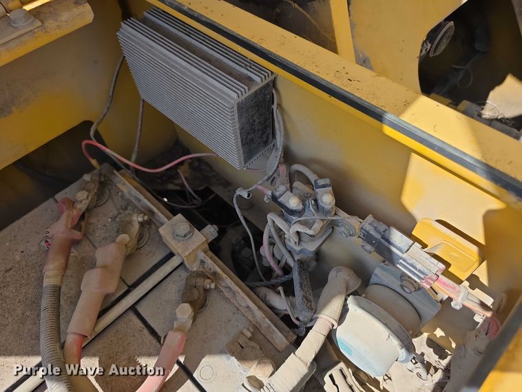 image for item EF3639 2009 Komatsu PC200LC-8 excavator