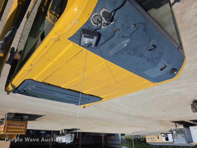 image for item EF3639 2009 Komatsu PC200LC-8 excavator