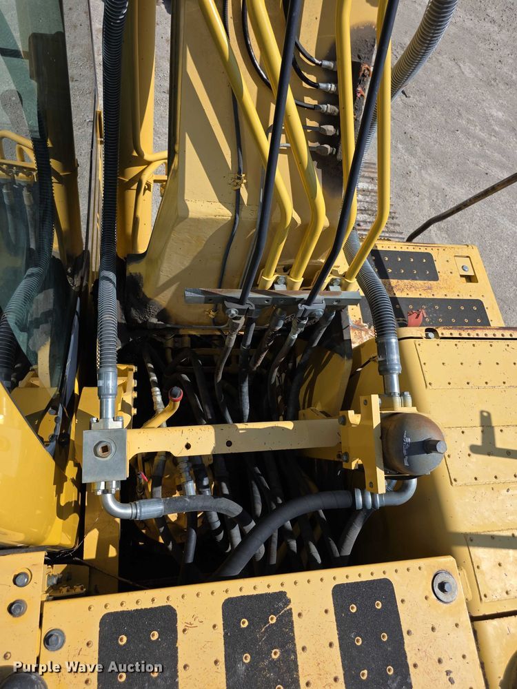 image for item EF3639 2009 Komatsu PC200LC-8 excavator