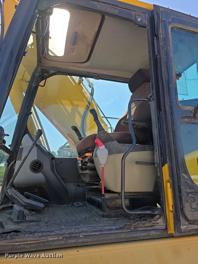 image for item EF3639 2009 Komatsu PC200LC-8 excavator