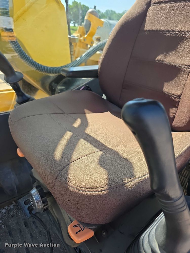 image for item EF3639 2009 Komatsu PC200LC-8 excavator