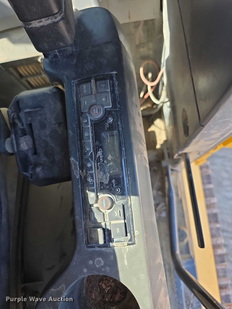 image for item EF3639 2009 Komatsu PC200LC-8 excavator