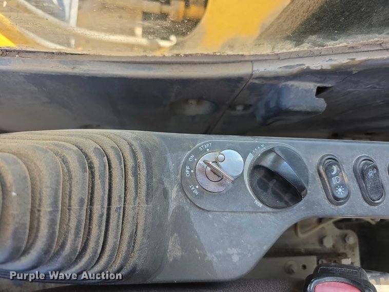 image for item EF3639 2009 Komatsu PC200LC-8 excavator