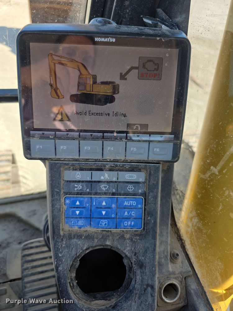 image for item EF3639 2009 Komatsu PC200LC-8 excavator