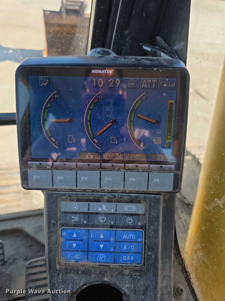 image for item EF3639 2009 Komatsu PC200LC-8 excavator