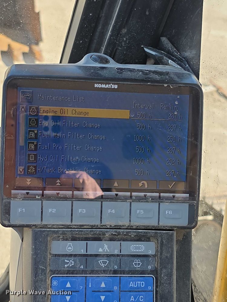 image for item EF3639 2009 Komatsu PC200LC-8 excavator