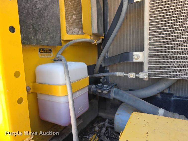 image for item EF3639 2009 Komatsu PC200LC-8 excavator