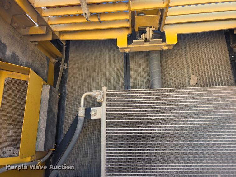 image for item EF3639 2009 Komatsu PC200LC-8 excavator