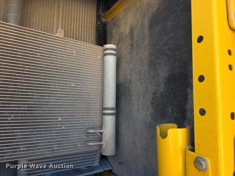 image for item EF3639 2009 Komatsu PC200LC-8 excavator