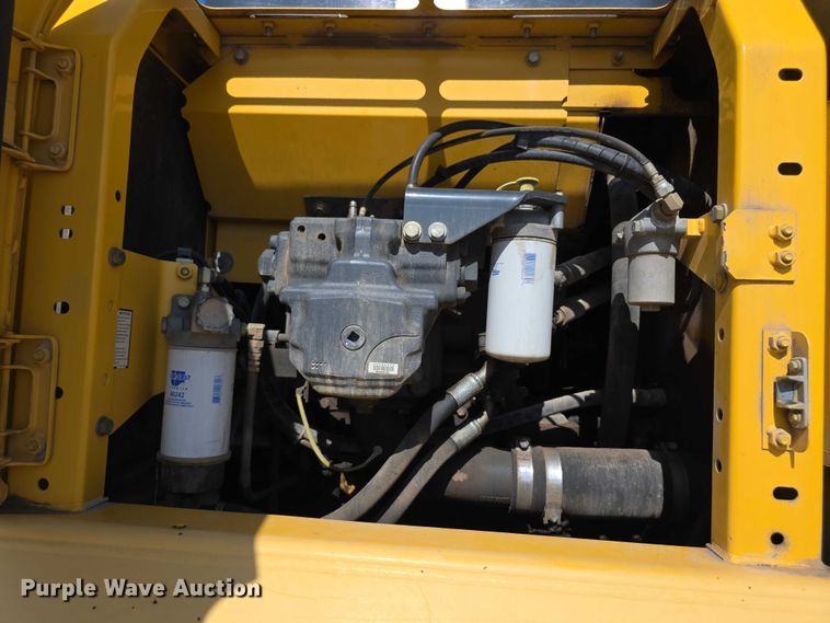 image for item EF3639 2009 Komatsu PC200LC-8 excavator