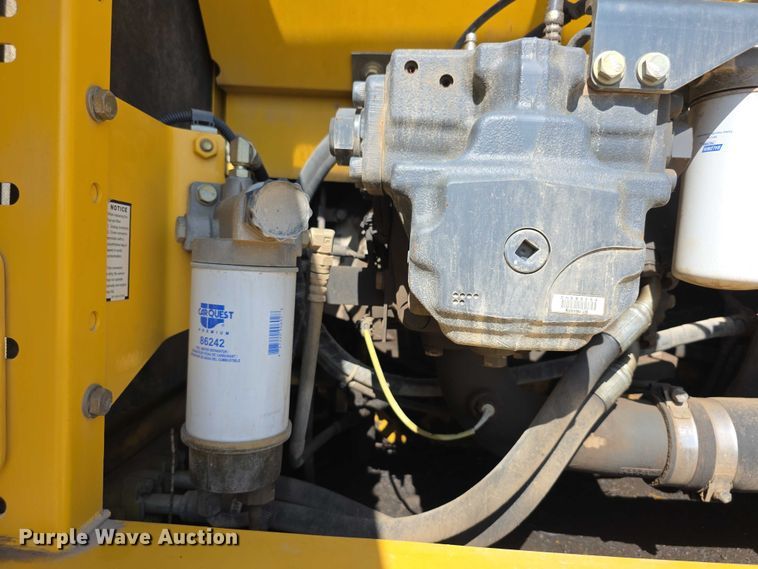 image for item EF3639 2009 Komatsu PC200LC-8 excavator