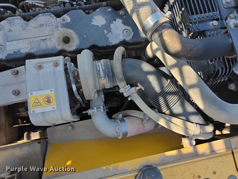 image for item EF3639 2009 Komatsu PC200LC-8 excavator