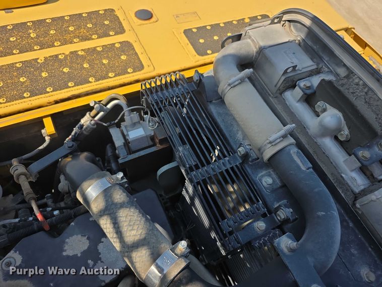 image for item EF3639 2009 Komatsu PC200LC-8 excavator