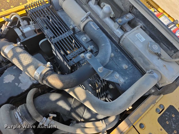 image for item EF3639 2009 Komatsu PC200LC-8 excavator