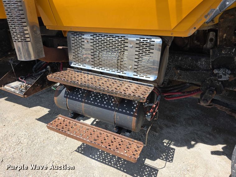 image for item EF3640 2014 International 7600 dump truck