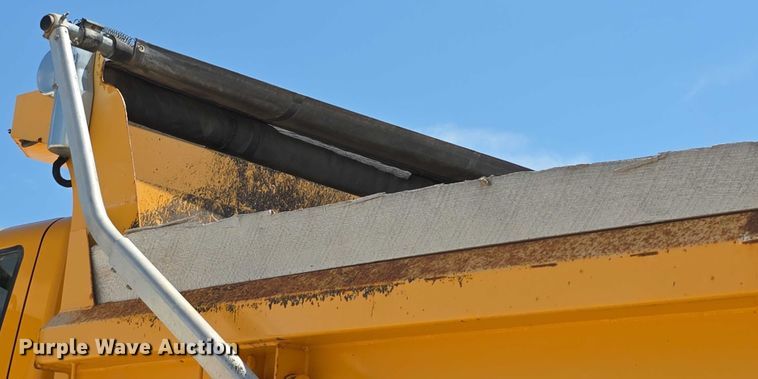 image for item EF3640 2014 International 7600 dump truck