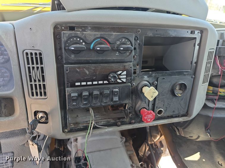 image for item EF3640 2014 International 7600 dump truck