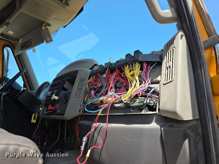 image for item EF3640 2014 International 7600 dump truck