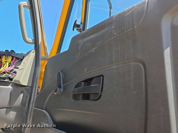 image for item EF3640 2014 International 7600 dump truck