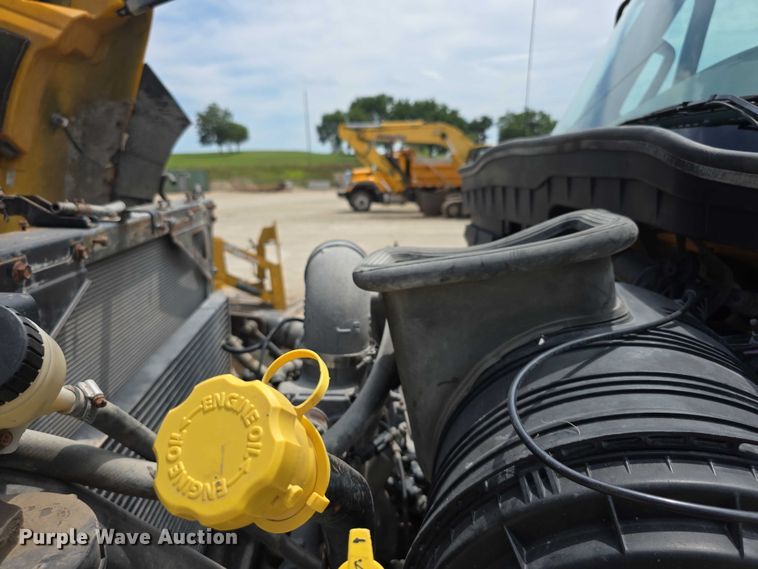 image for item EF3640 2014 International 7600 dump truck