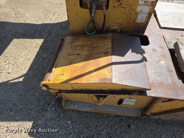 image for item EF3641 2004 Load King lowboy equipment trailer