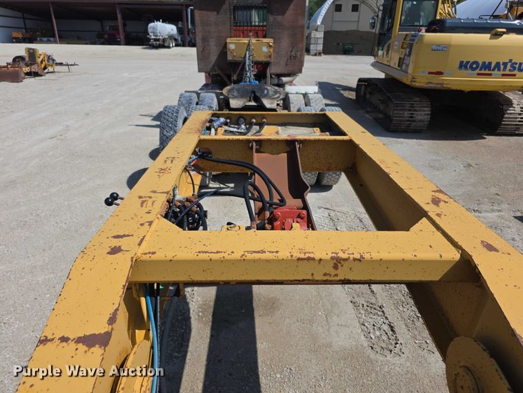 image for item EF3641 2004 Load King lowboy equipment trailer