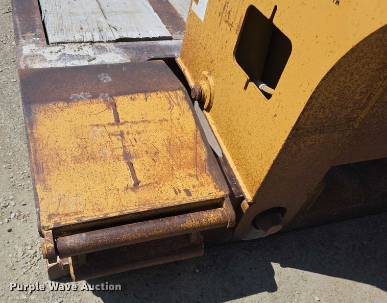 image for item EF3641 2004 Load King lowboy equipment trailer