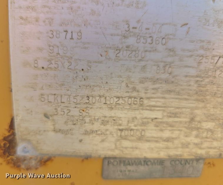 image for item EF3641 2004 Load King lowboy equipment trailer