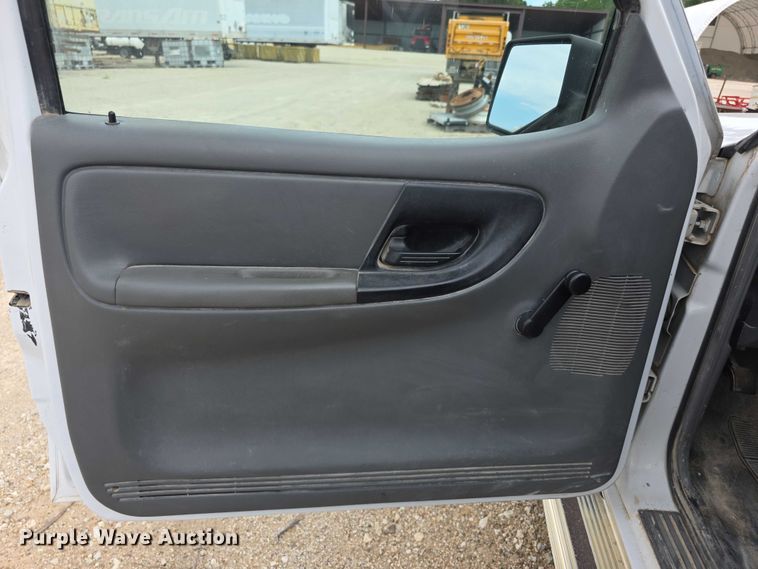 image for item EF3645 2006 Ford Ranger SuperCab pickup truck