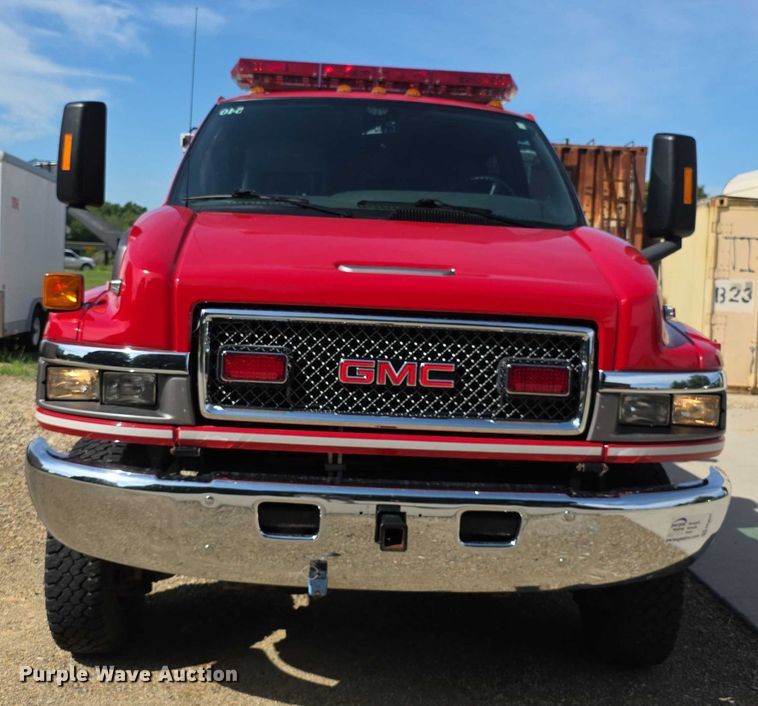 image for item EF3647 2006 GMC C5500 rescue vehicle