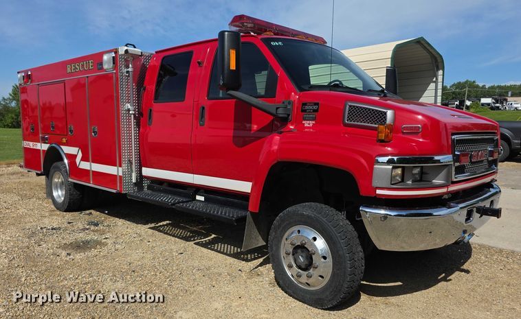image for item EF3647 2006 GMC C5500 rescue vehicle