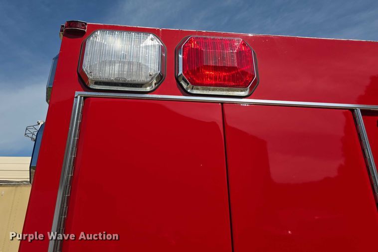 image for item EF3647 2006 GMC C5500 rescue vehicle