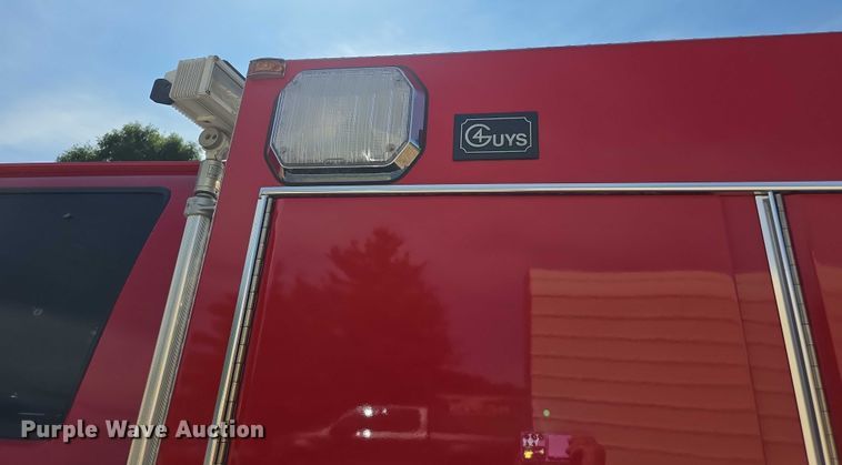 image for item EF3647 2006 GMC C5500 rescue vehicle