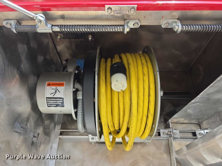 image for item EF3647 2006 GMC C5500 rescue vehicle