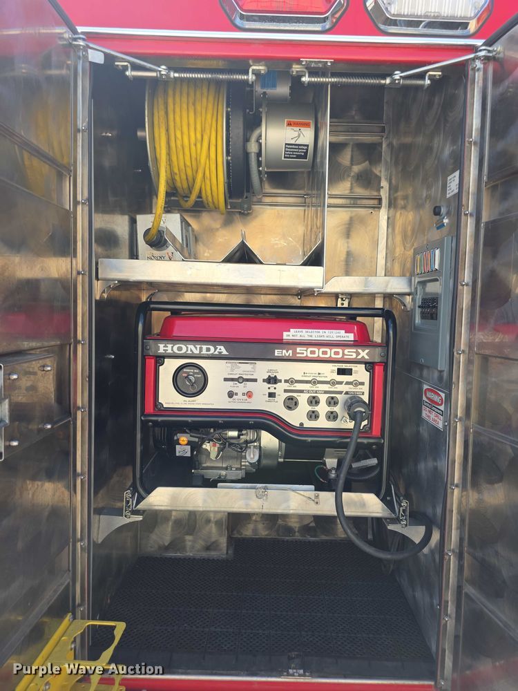 image for item EF3647 2006 GMC C5500 rescue vehicle