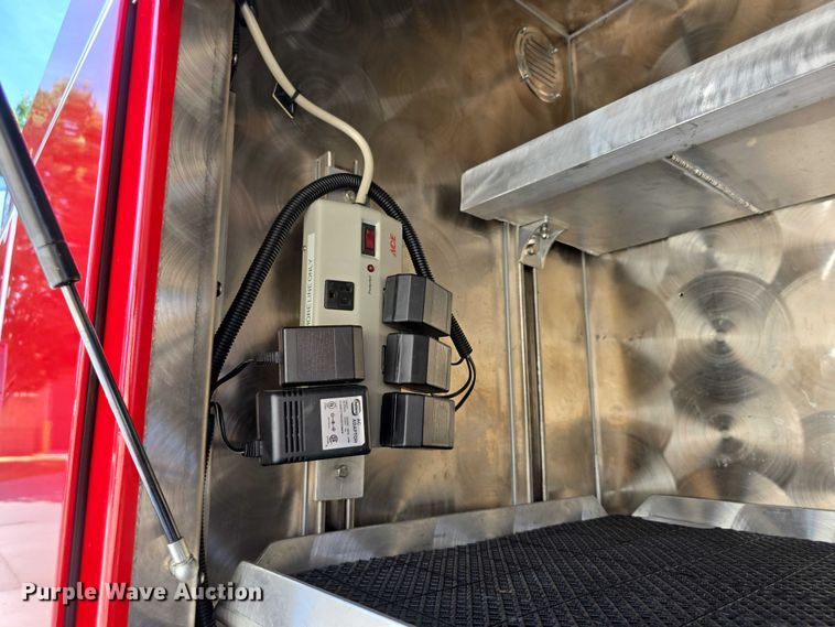 image for item EF3647 2006 GMC C5500 rescue vehicle