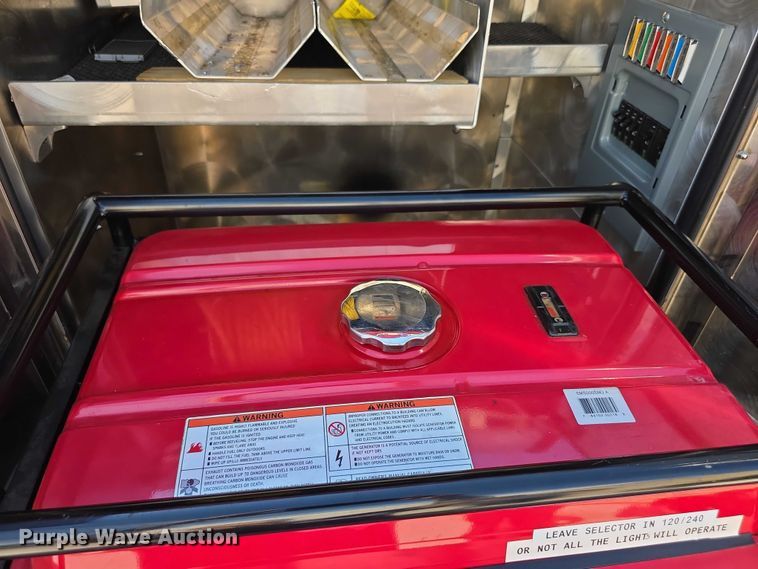 image for item EF3647 2006 GMC C5500 rescue vehicle