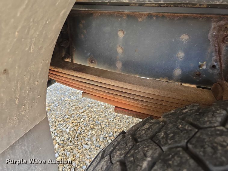 image for item EF3647 2006 GMC C5500 rescue vehicle