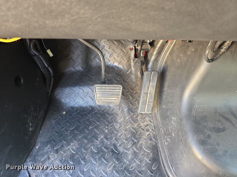 image for item EF3647 2006 GMC C5500 rescue vehicle