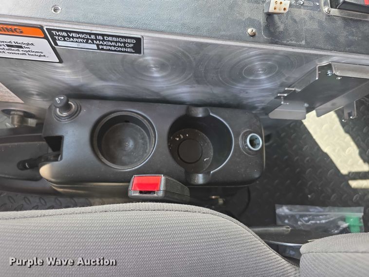 image for item EF3647 2006 GMC C5500 rescue vehicle